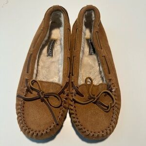 TAMARAC Women's Leather Moccasin Slippers Size 7M Indoor/Outdoor